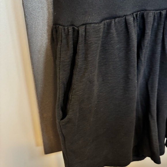 🏖️ Michael Stars Black Shorts Romper - size XS - Picture 3 of 7